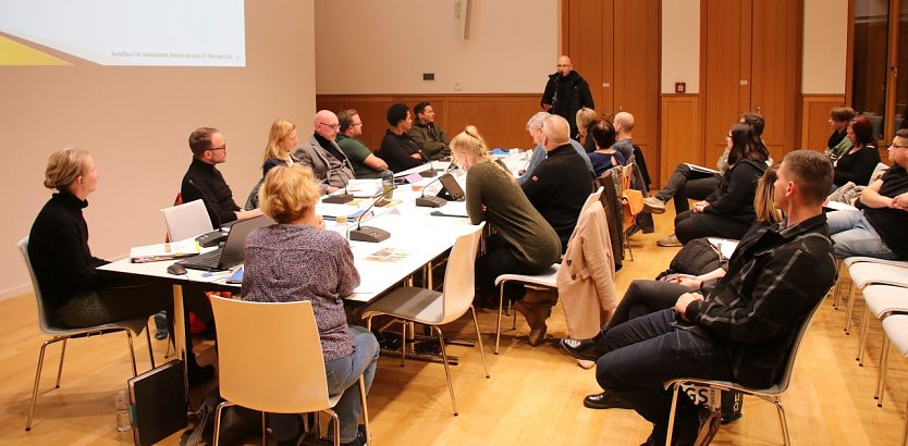 Ausschusssitzung mit Elternvertretern im Dezember 2024 (Foto: nnz-Archiv)