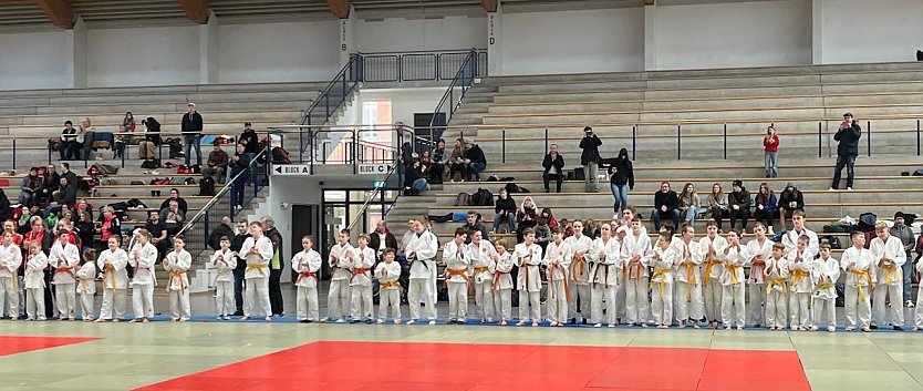 Judokas in der Wiedigsburghalle (Foto: T.Köhler) Judokas in der Wiedigsburghalle (Foto: T.Köhler)