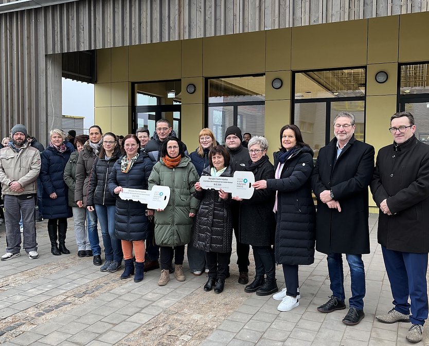 Schl&uuml;ssel&uuml;bergabe im Staatlichen Berufsschulzentrum Sondershausen (Foto: red)