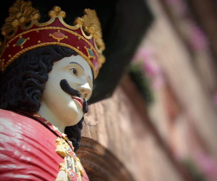 Roland vor dem Nordh&auml;user Rathaus (Foto: &copy;Stadtverwaltung Nordhausen)