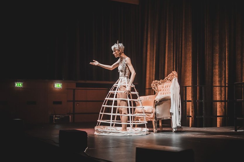 Kabarettistin Luisa Eckhardt in Leinefelde (Foto: Tim Krchov)