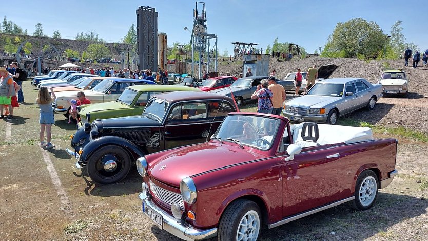 Oldtimertreffen am 1. Mai (Foto: Rosenstadt Sangerhausen GmbH ) Oldtimertreffen am 1. Mai (Foto: Rosenstadt Sangerhausen GmbH )