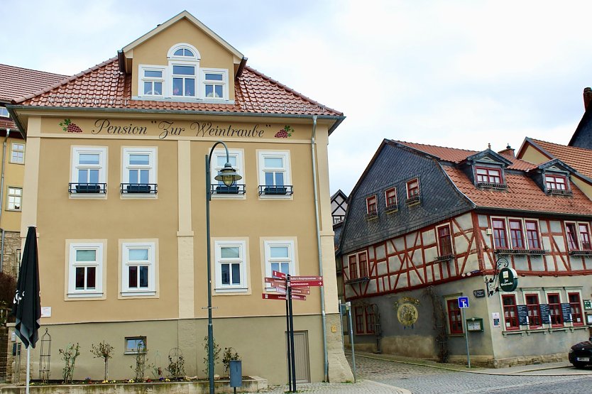 Tradition und modern hergerichtete Gastlichkeit empf&auml;ngt die G&auml;ste im Restaurant und dem Pensionshaus der "Weintraube" (Foto: Eva Maria Wiegand)