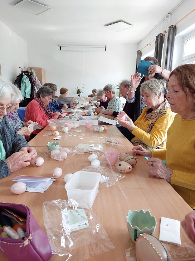 Osterbasteln in Jecha (Foto: Wolfgang Dittrich)
