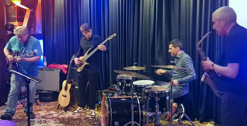 Von links: Ro Gebhardt, Alec Gebhardt, Jean-Marc Robin und Jan von Klewitz (Foto: nnz)