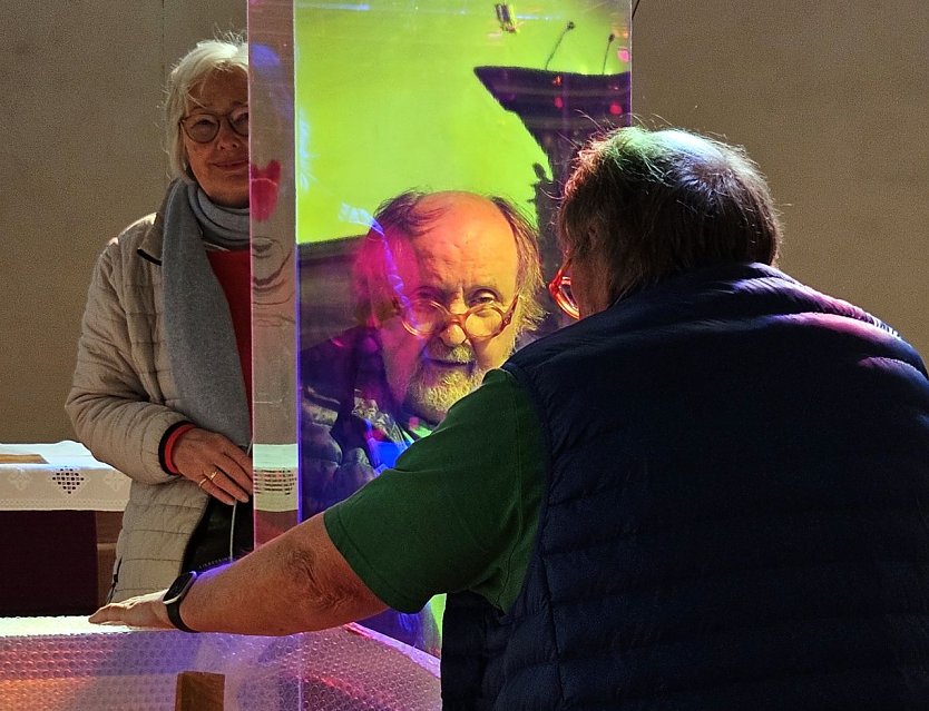 Der K&uuml;nstler Ludger Hinse er&ouml;ffnet in Ellrich demn&auml;chst seine "LICHTwege" Ausstellung (Foto: Evangelischer Kirchenkreis S&uuml;dharz)