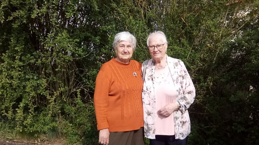 Hatten eine weite Anreise: Unter ihnen Grete Gelbke, ehemals Schubsky und Brunhilde Mummer, ehemals Sartory (im Bild). Die eine kam aus Gro&szlig;-Zimmern, die andere aus Berlin. (Foto: Rosalinde Frank)