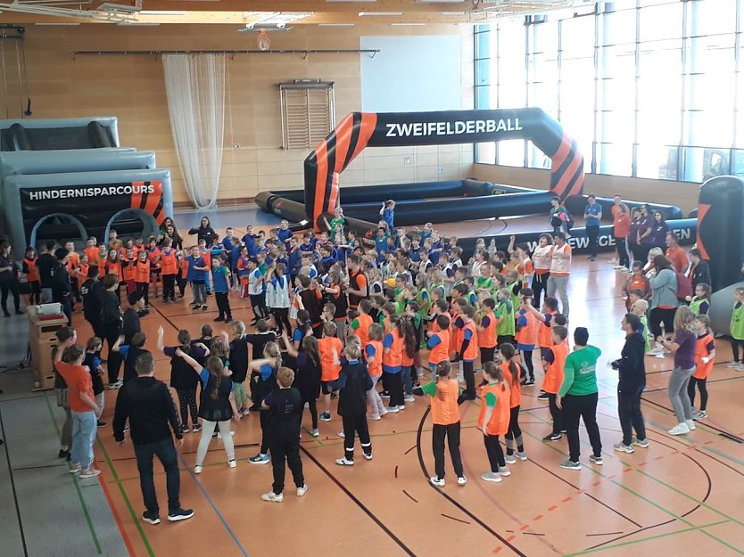 Viel Bewegung in der Oostkamphalle in Bad Langensalza am Freitagvormittag (Foto: Markus Fromm)