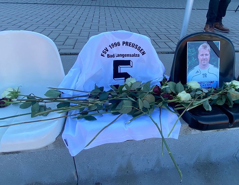 Ehrendes Gedenken (Foto: FSV Preu&szlig;en)