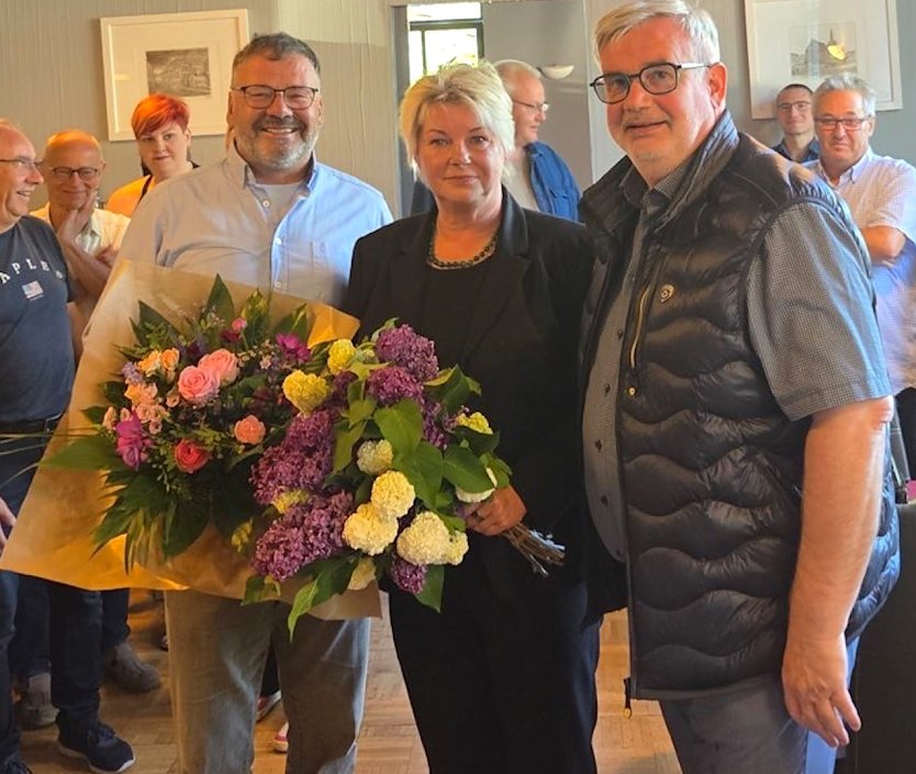 Franka Hitzing (FDP) ist zur B&uuml;rgermeisterin von Bleicherode gew&auml;hlt worden; Foto li. ehemaliger B&uuml;rgermeister Frank Rosteck; Stefan N&uuml;&szlig;le (re.) zweiter Beigeordneter des Landkreises Nordhausen (CDU) (Foto: Manuel Thume)