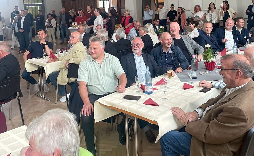 Ein voller Saal in guter Stimmung bei der Zeremonie (Foto: A.Meyer)