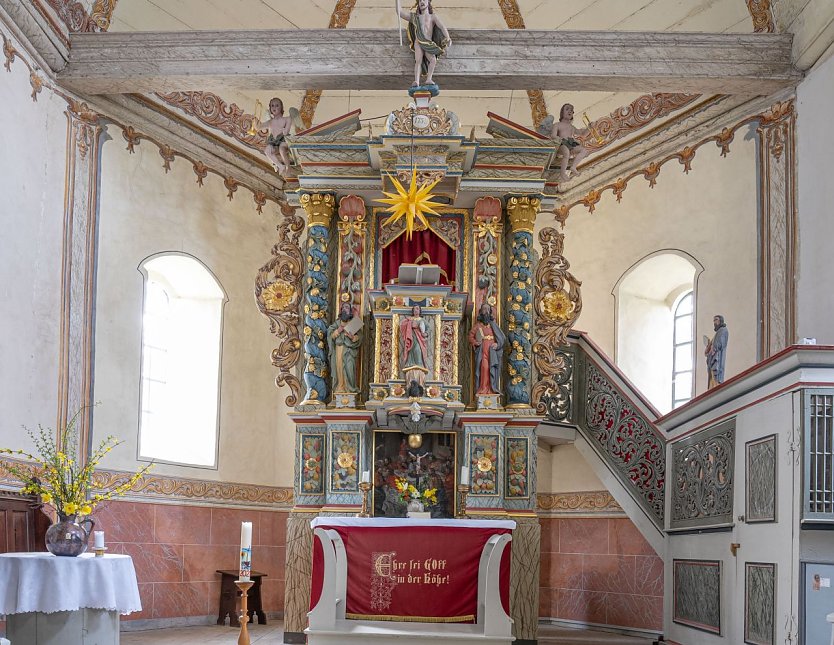 Der Altarraum in Saalfeld (Foto: Evangelischer Kirchenkreis M&uuml;hlhausen)
