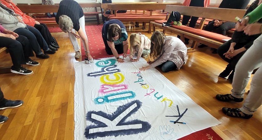 Kunterbunte Kirche zum Kindertag (Foto: Evangelischer Kirchenkreis Südharz) Kunterbunte Kirche zum Kindertag (Foto: Evangelischer Kirchenkreis Südharz)