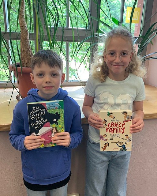 Lesespa&szlig; pur in der Stadt- und Kurbibliothek mit zwei Teilnehmern aus der Kurstadt Grundschule (Foto: Kurstadt-Grundschule Bad Frankenhausen)