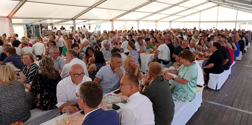 Alle Besch&auml;ftigten waren zur Geburtstagparty eingeladen (Foto: nnz)