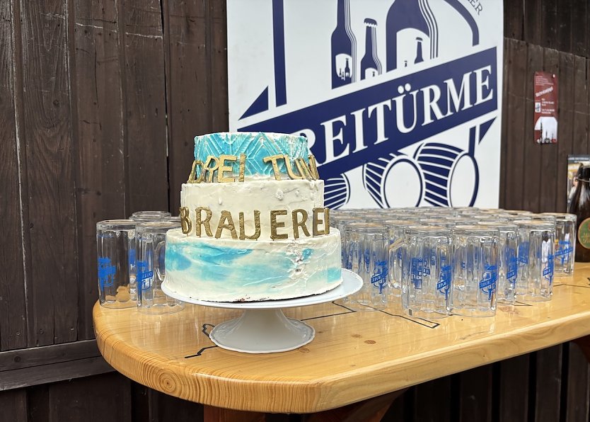 Fünf Jahre feinstes Bier aus Bad Langensalza: Feier auf dem Brunnenfest (Foto: oas) Fünf Jahre feinstes Bier aus Bad Langensalza: Feier auf dem Brunnenfest (Foto: oas)