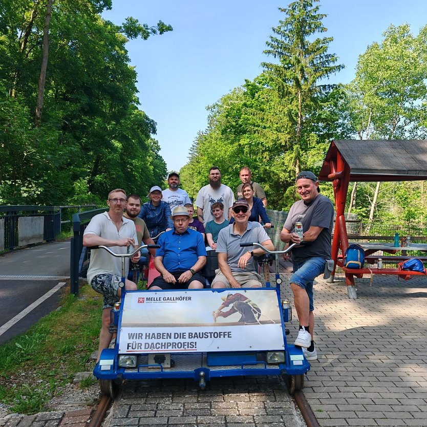 zum 30 Geburtstag ging es f&uuml;r die Kollegen der Firma Liebram auf eine Fahrt ins Blaue (Foto: Thomas Liebram)