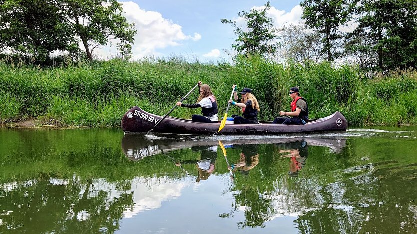 Auf der Unstrut im Kanu: Nordh&auml;user Gymnasiasten unterwegs (Foto: K.Schanz)