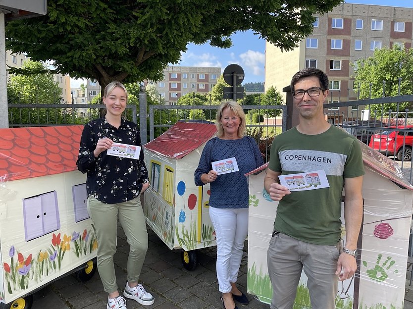 Melanie Erfurth, Andrea K&ouml;hler und Christopher Schwind zogen die Gewinnerlose (Foto: Wippertal Immobilien GmbH)