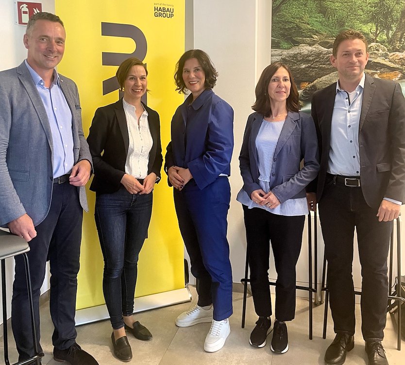  v.l.n.r.: NUV-Chef Neu,MdL Gerbothe, Ministerin Boos-John, Silke Hesse und MdB Gregosz (Foto: C.Rheinl&auml;nder)