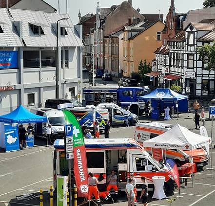 Der Blaulichttag auf dem Platz der Gewerkschaften (Foto: Agentur f&uuml;r Arbeit)