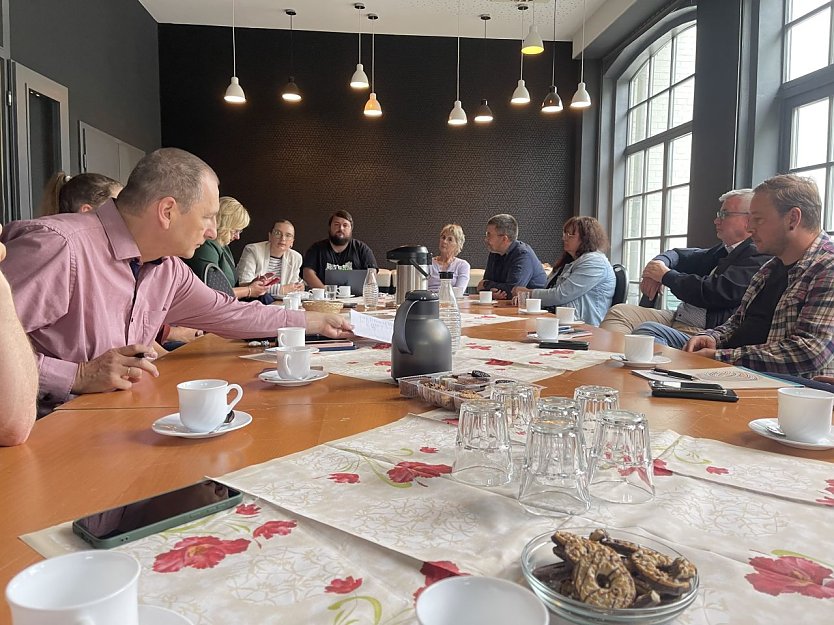 Gespr&auml;chsrunde zur Jugendarbeit im Landkreis beim Kreisjugendring (Foto: KJR)