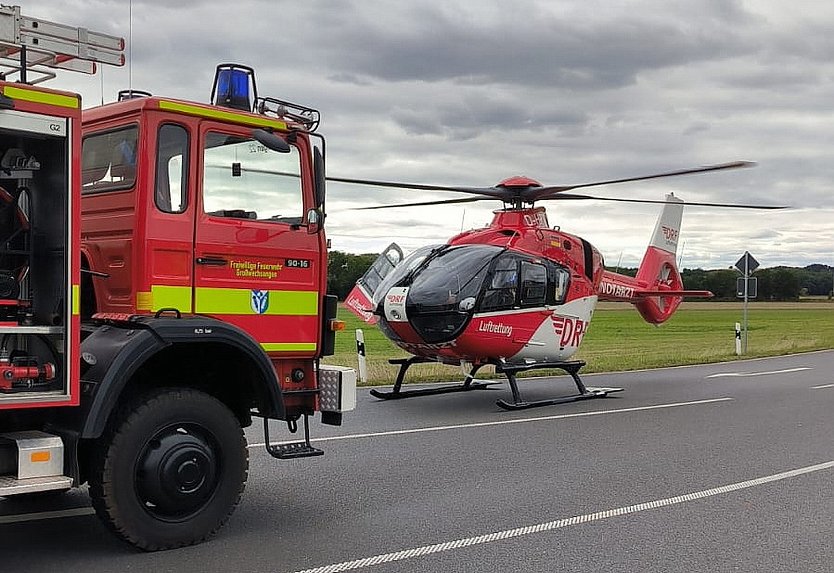 Schwerer Verkehrsunfall bei Gro&szlig;wechsungen (Foto:   Feuerwehr/Silvio Dietzel)