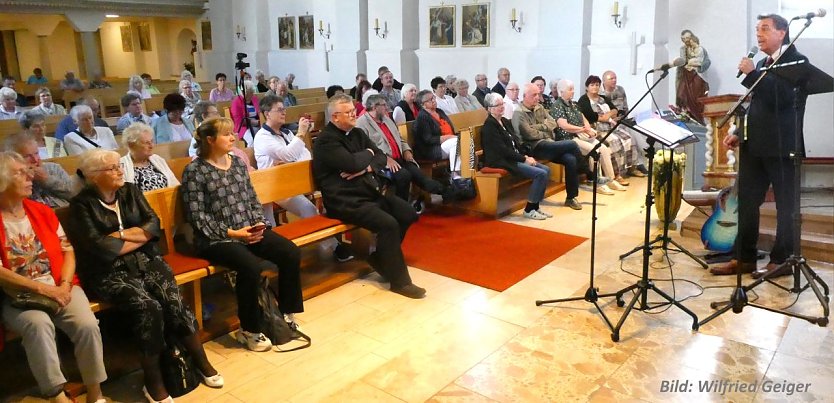 Konzert in der St. Martin Kirche (Foto: Wilfried Geiger) Konzert in der St. Martin Kirche (Foto: Wilfried Geiger)