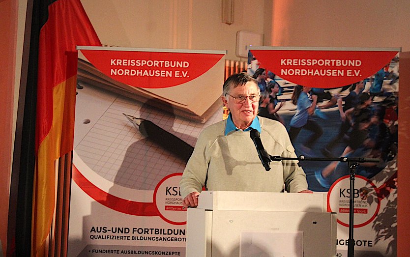 KSB-Vizepräsident Klaus Körber verlas die Laudationen für die gewürdigten Ehrenamtler (Foto: oas) KSB-Vizepräsident Klaus Körber verlas die Laudationen für die gewürdigten Ehrenamtler (Foto: oas)