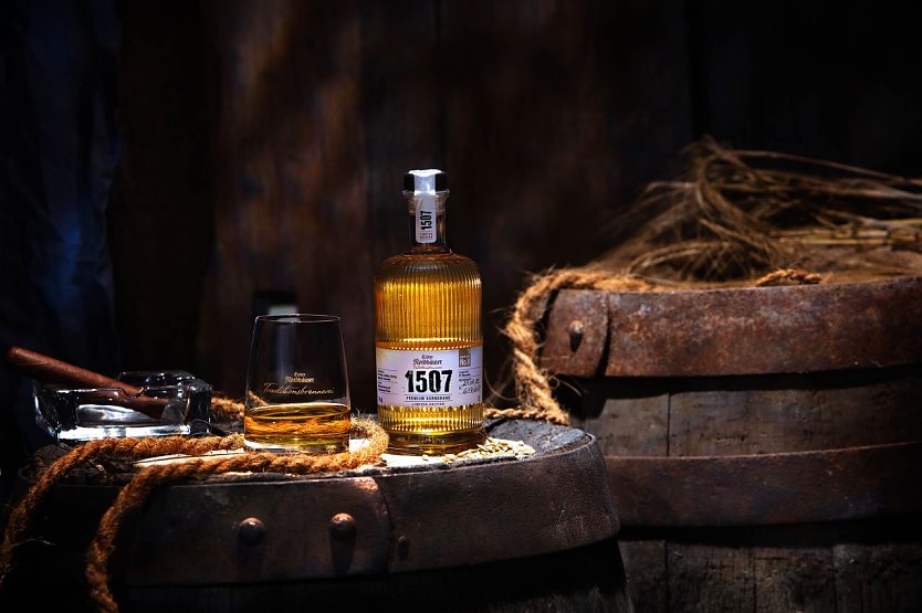 Erg&auml;nzung f&uuml;r den Edel-Korn: in der Traditionsbrennerei wurden zwei neue Korneditionen vorgestellt (Foto: Echte Nordh&auml;user Traditionsbrennerei)