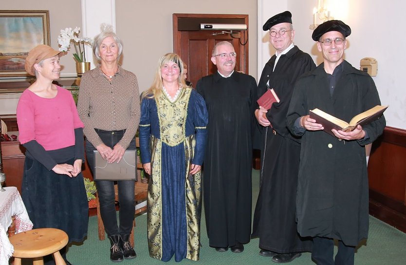 Die Theatertruppe (Foto: Kathrin Kind)