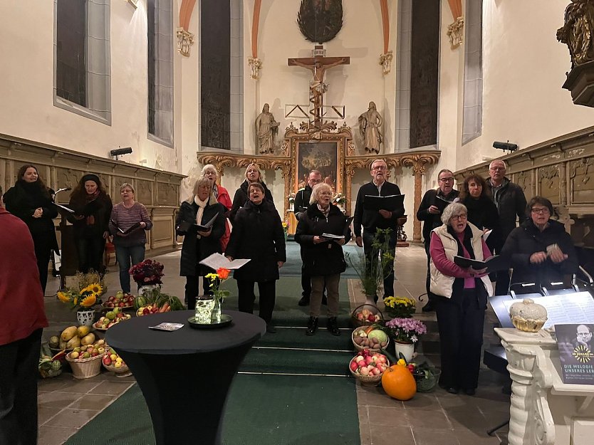 Im Einf&uuml;hrungsgottesdienst f&uuml;r Christian Scheel wurde gesungen und musiziert. (Foto: Claudia Langhammer)