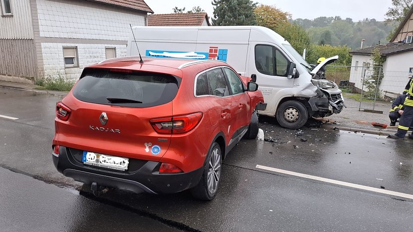Unfall in G&uuml;nzerode (Foto: S.Dietzel)