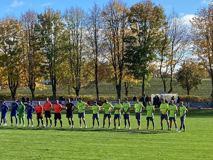 Die Preu&szlig;en aus Bad Langensalza (in gelb) verlieren knapp beim Tabellenf&uuml;hrer 1. FC Eichsfeld  (Foto: Benno Harbauer )