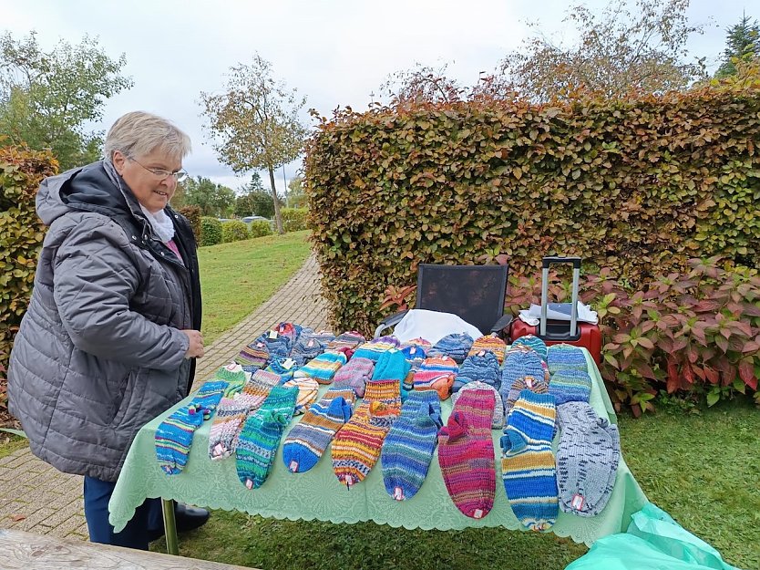 Reichhaltiges Angebot an handgefertigten Artikeln beim Apfelfest (Foto: M.Kaaden)