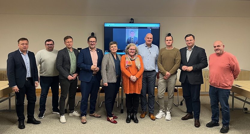 Gemeinde- und St&auml;dtebund Kyffh&auml;userkreis, Kreisk&auml;mmerei und Abgeordnete der Regierungsfraktion aus Bund und Land zum Thema Kommunalfinanzen (Foto: Gemeinde- und St&auml;dtebund Kyffh&auml;userkreis)