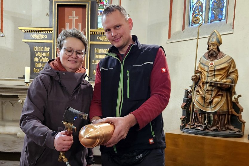 Eine neue Zeitkapsel für St. Nicolai (Foto: R.Englert) Eine neue Zeitkapsel für St. Nicolai (Foto: R.Englert)