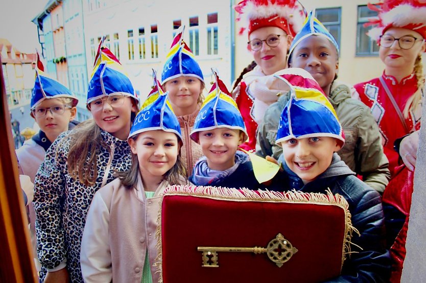 Kinder des LCC nach der Erstürmung des Rathauses in Bad Langensalza (Foto: Eva Maria Wiegand) Kinder des LCC nach der Erstürmung des Rathauses in Bad Langensalza (Foto: Eva Maria Wiegand)