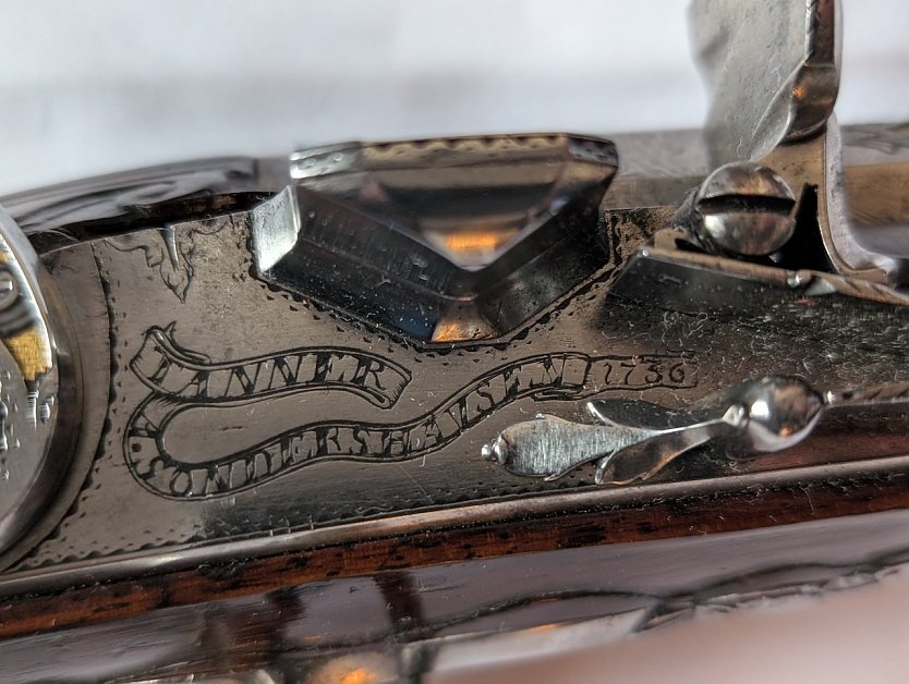 B&uuml;chsenmacherkunst trifft Sondesh&auml;user Geschichte: Das Tanner Gewehr mit dem Schriftzug seiner Herstellung in Sondershausen aus dem Jahr 1736 (Foto: Janine Skara)
