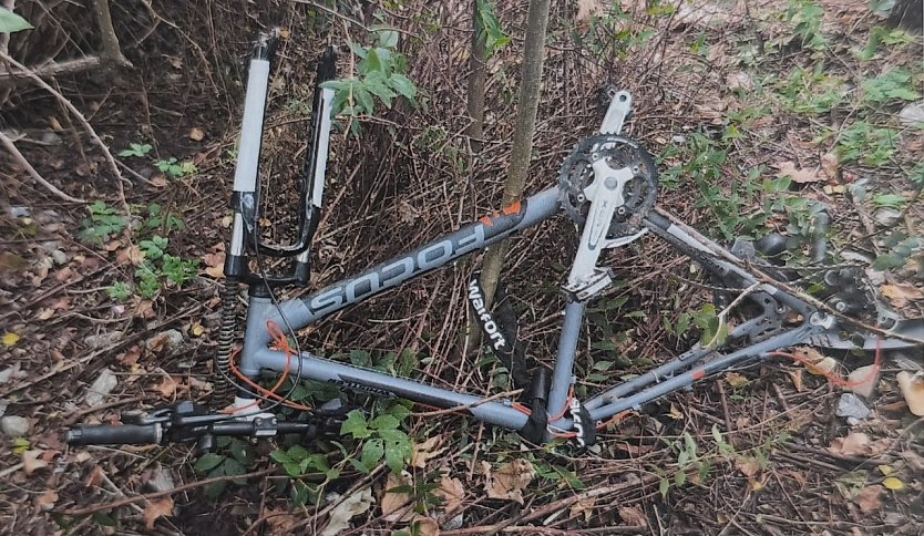 Aufgefundene Fahrradrahmen (Foto: Polizei)