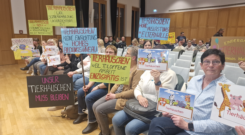 Protestplakate im Nordh&auml;user Ratssaal (Foto: agl)