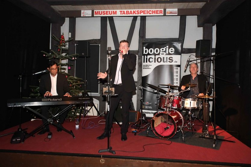 Weihnachtskonzert im Museum Tabakspeicher mit "Boogielicious" (Foto: Peter Blei)