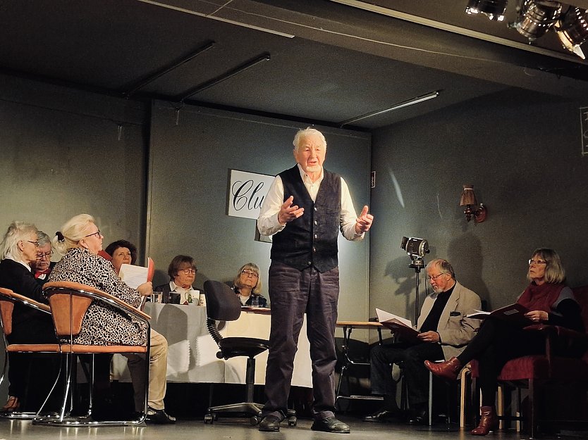 Manfred Baumann und die Silberdisteln spielen "ihren" Faust demn&auml;chst in der Kreissparkasse (Foto: agl)