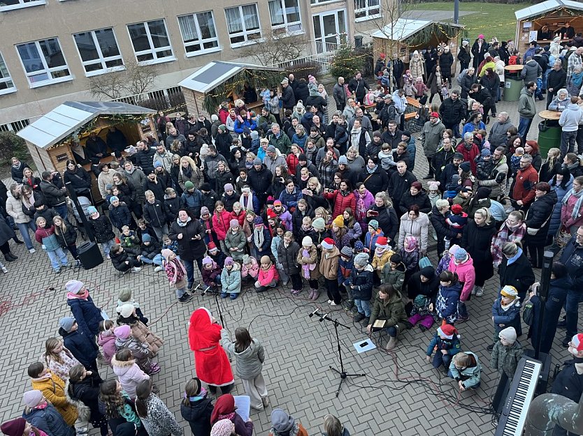 Weihnachtsmarkt der Grundschule Niedersachswerfen (Foto: Kerstin Schiller-Benkstein)