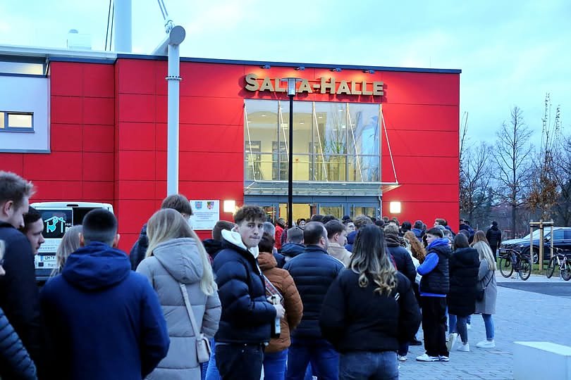 Die Salza-Halle wird zwischen den Feiertagen wieder pickepackevoll sein  (Foto: FSV Preu&szlig;en )