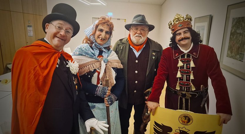 Der (neue) Roland und sinne Konfiefchen (Foto: agl) Der (neue) Roland und sinne Konfiefchen (Foto: agl)