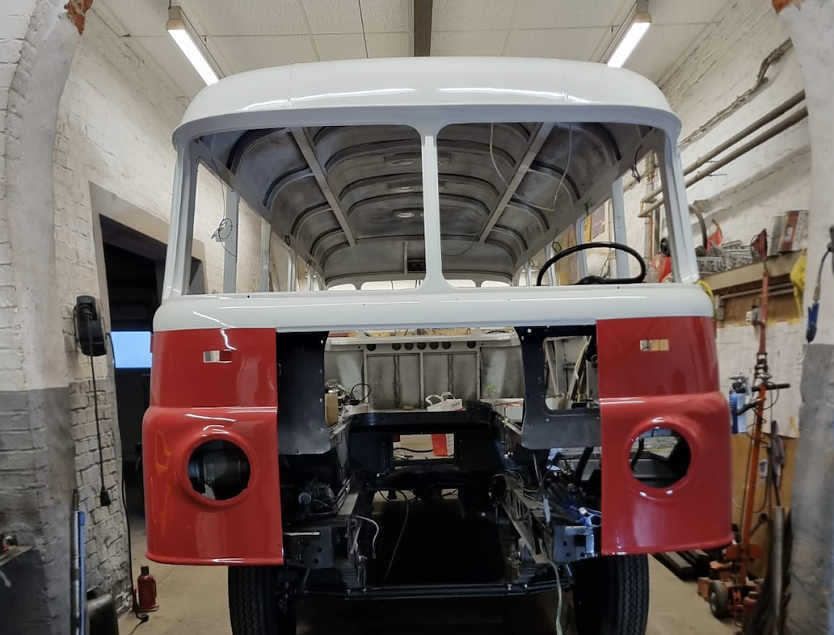 Neuaufbau des Robur Kleinbusses LO 3000 (Foto: Hubert Rein)
