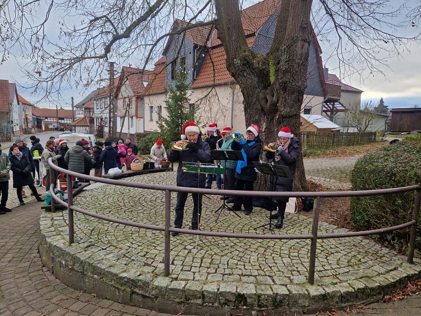 Die Bläsergruppe aus Neustadt-Osterode spielte Heiligabend. (Foto: Alexandra Günther) Die Bläsergruppe aus Neustadt-Osterode spielte Heiligabend. (Foto: Alexandra Günther)