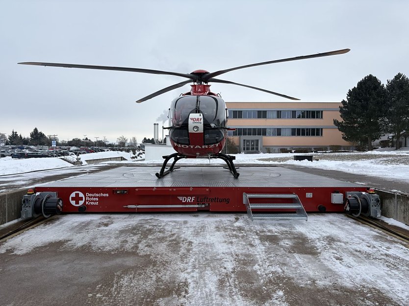 Christoph 37 auf seiner neuen Landeplattform (Foto: S&uuml;dharz-Klinikum)