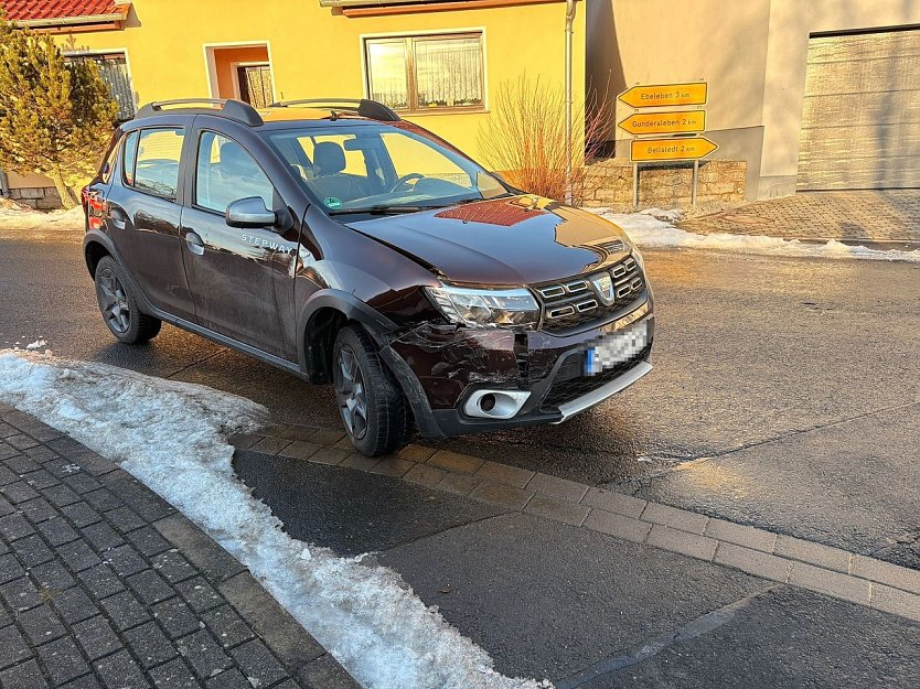 Auch der Dacia sah nicht mehr gut. (Foto: Silvio Dietzel) Auch der Dacia sah nicht mehr gut. (Foto: Silvio Dietzel)